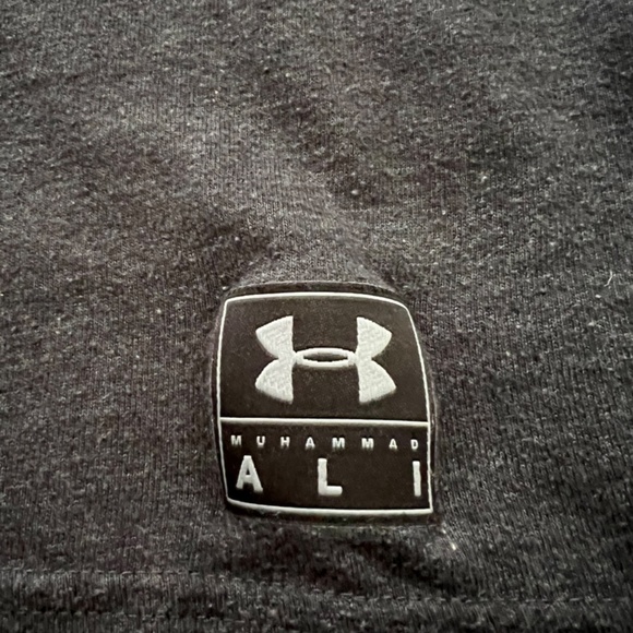 Under Armour Cassius Clay "The Champ" Men's Small Dark Grey T-Shirt - Picture 3 of 6